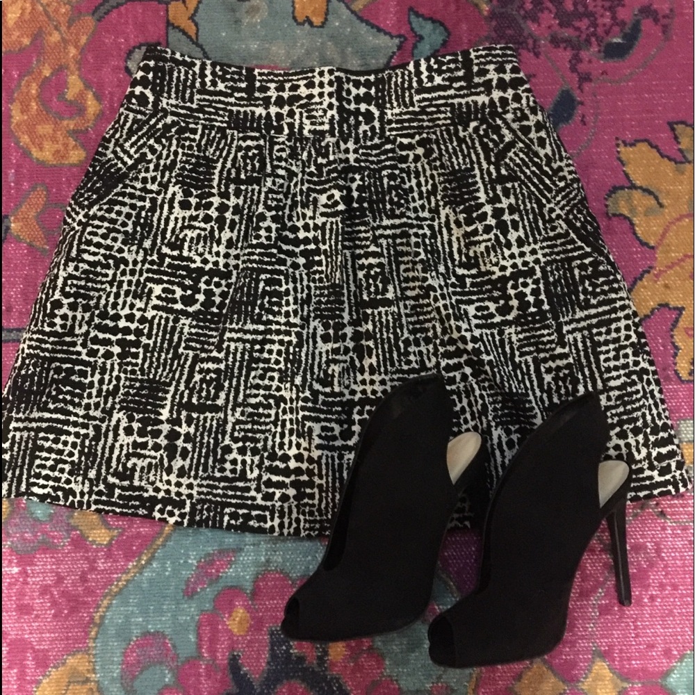 Forever 21 Skater Skirt Black & White - Medium